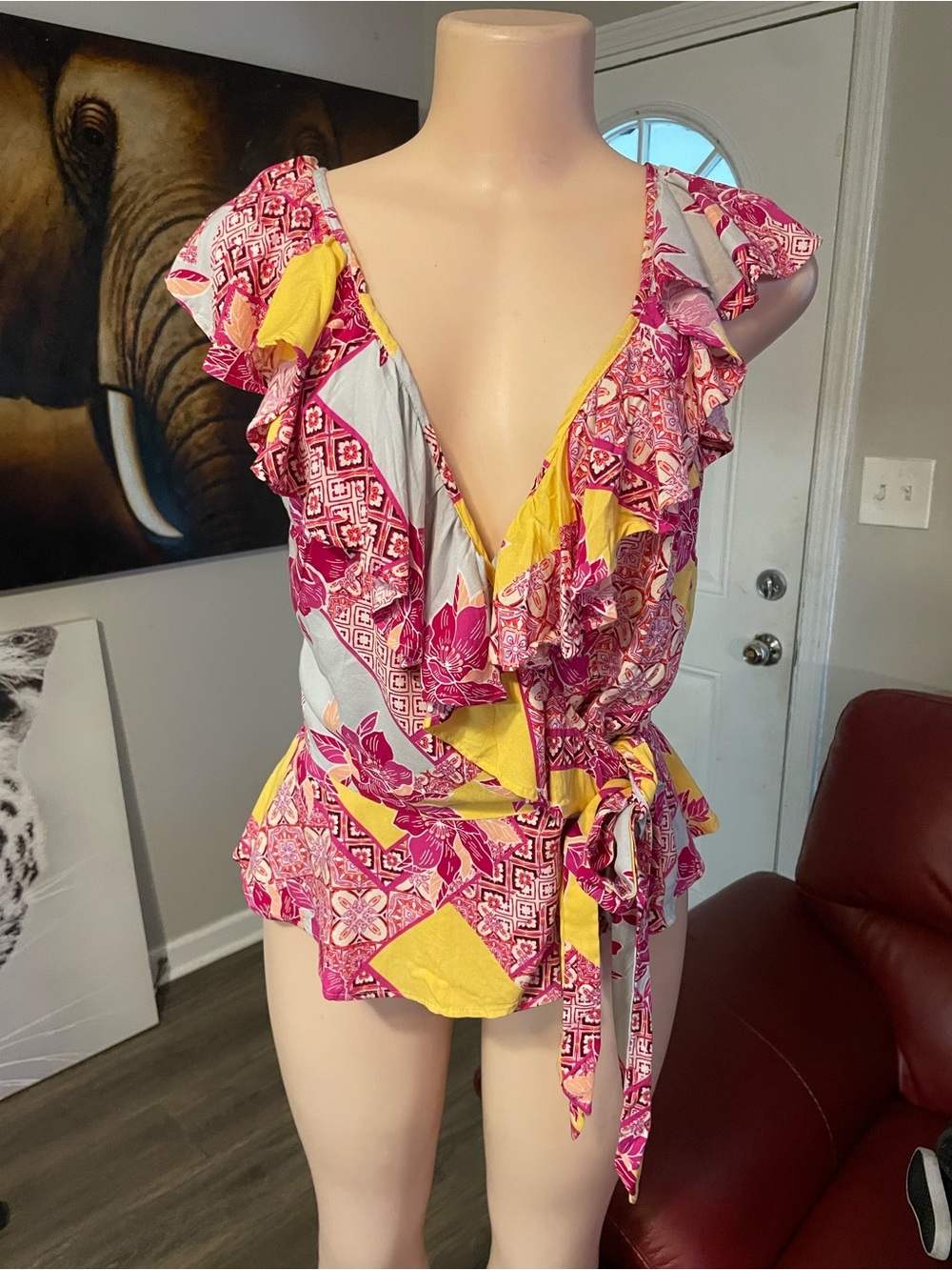 New Sophia vergara Ruffled Deep V Floral Wrap blouse shirt small